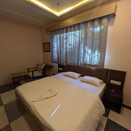 Kishori Vatika Hotel Ramnagar  Exterior photo