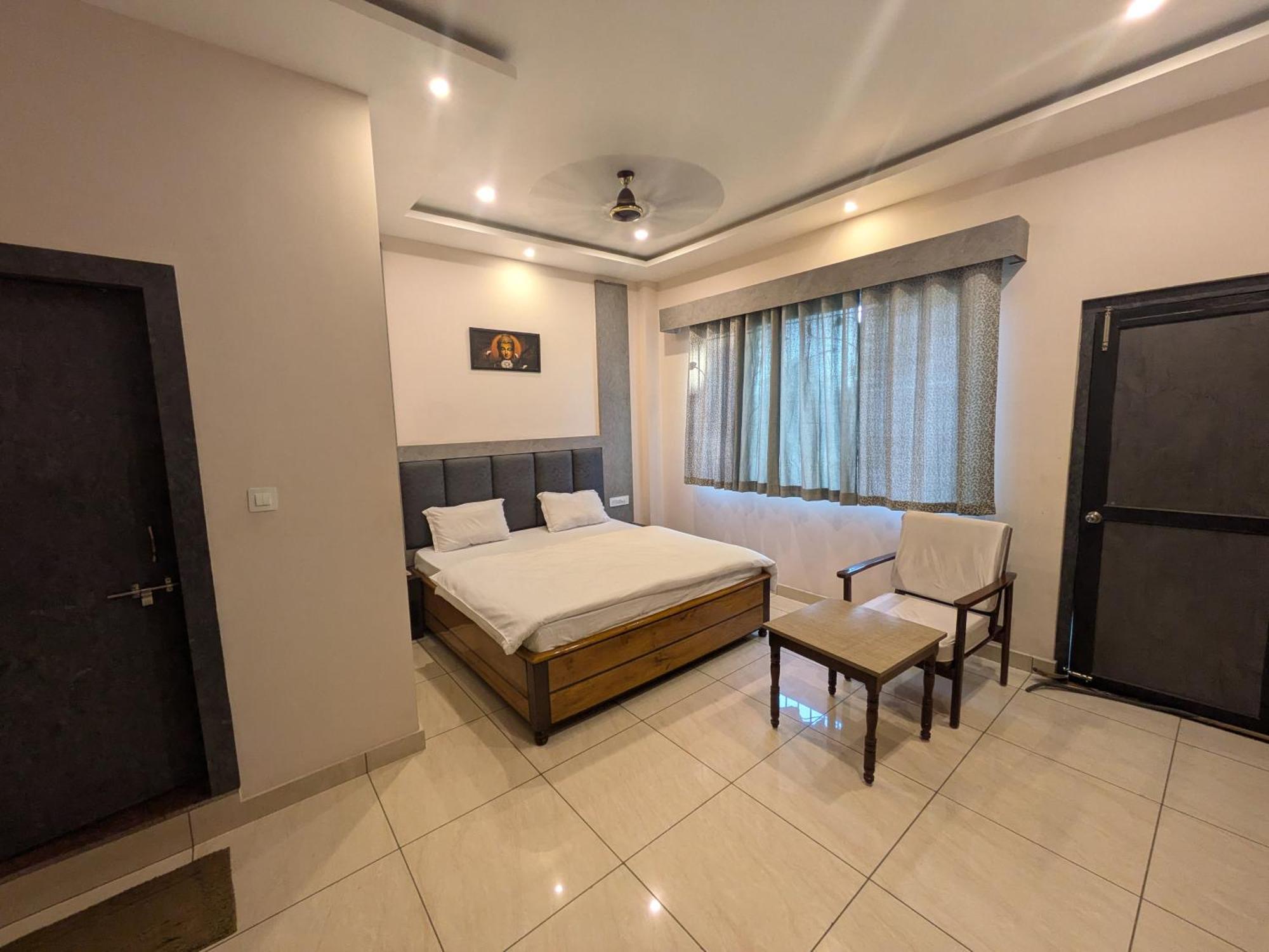 Kishori Vatika Hotel Ramnagar  Exterior photo